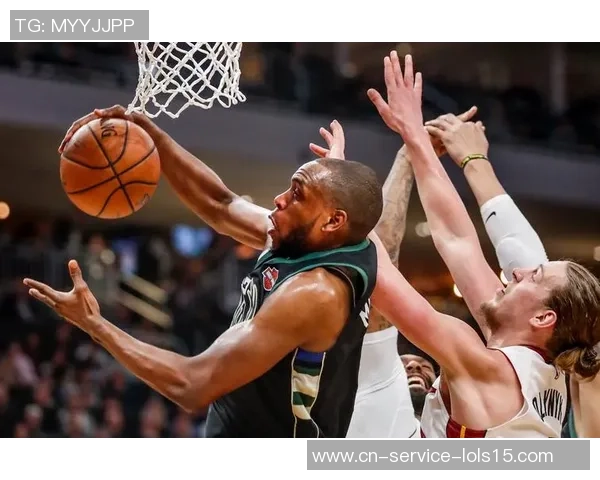 NBA热火与雄鹿激战正酣文字直播全程回顾与精彩瞬间分析